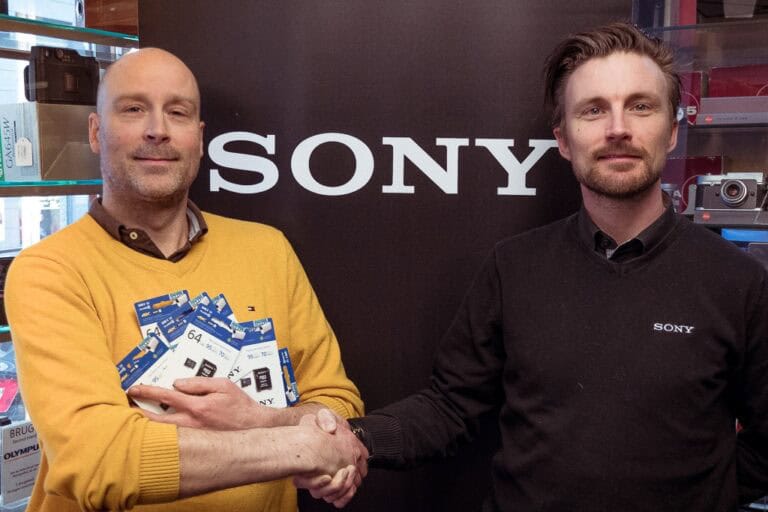 Sony Nordic sponsorerer memory cards til turen.